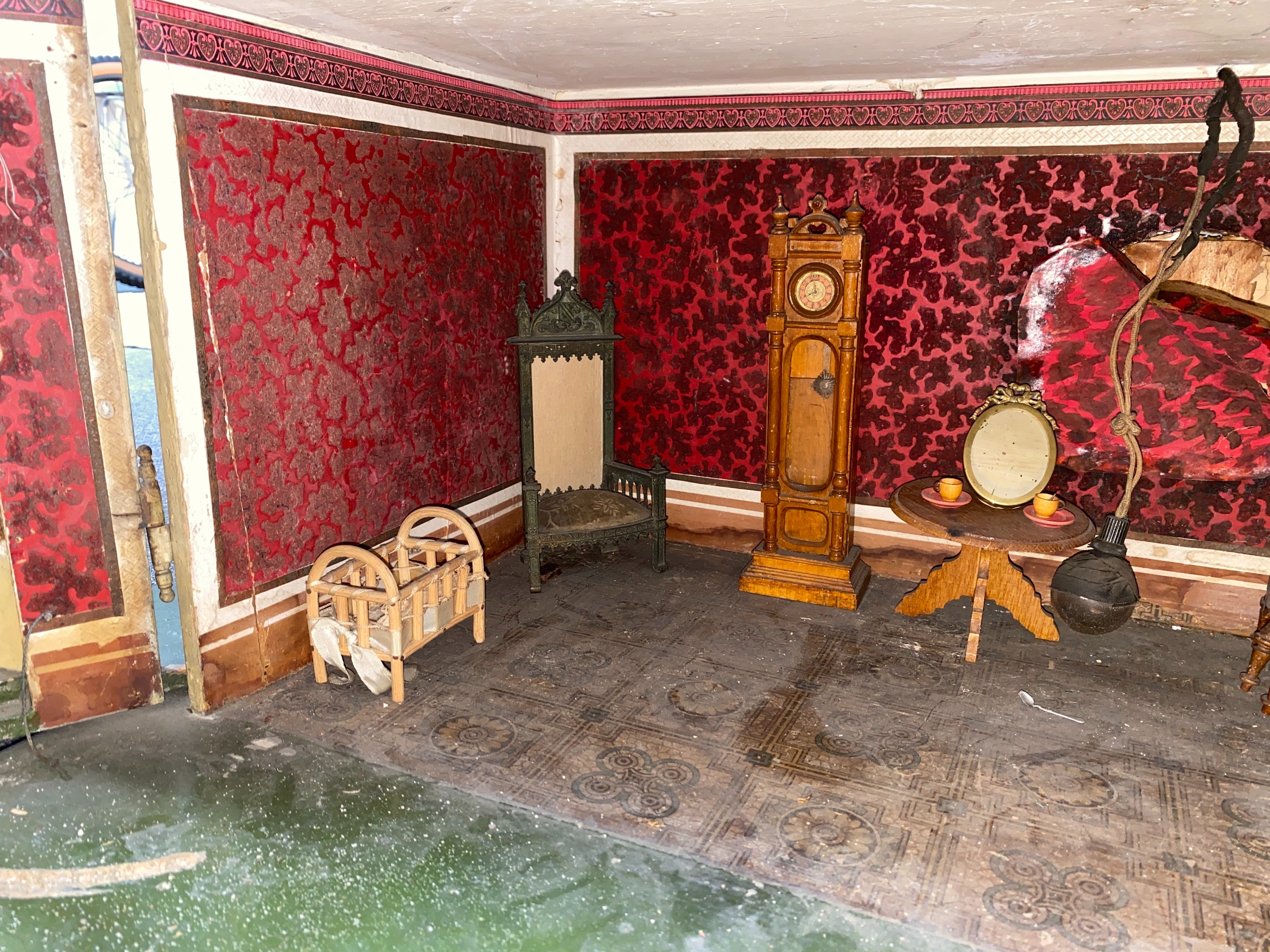 A Moritz Gottschalk furnished dolls’ house, circa 1885